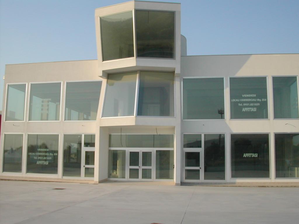 locale commerciale in vendita ad Avola