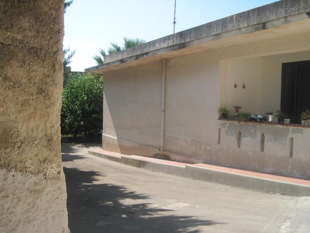 casa indipendente in vendita ad Avola