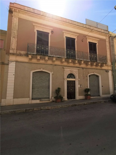 casa indipendente in vendita ad Avola
