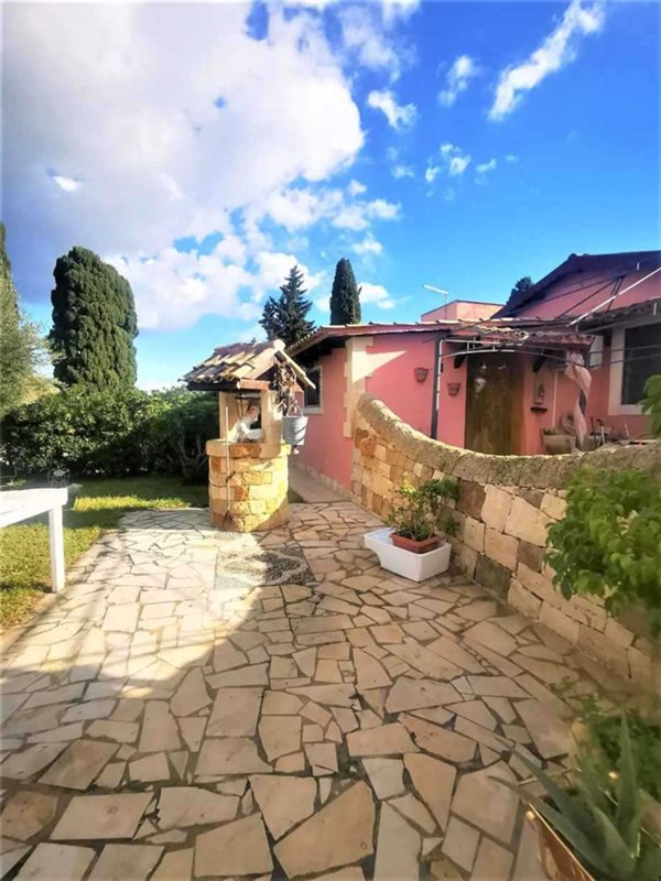 casa indipendente in vendita ad Avola