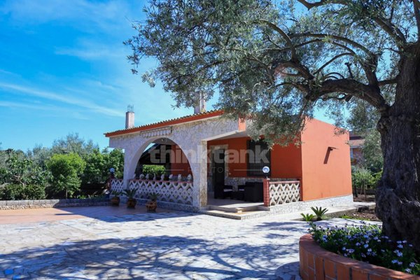 casa indipendente in vendita ad Avola