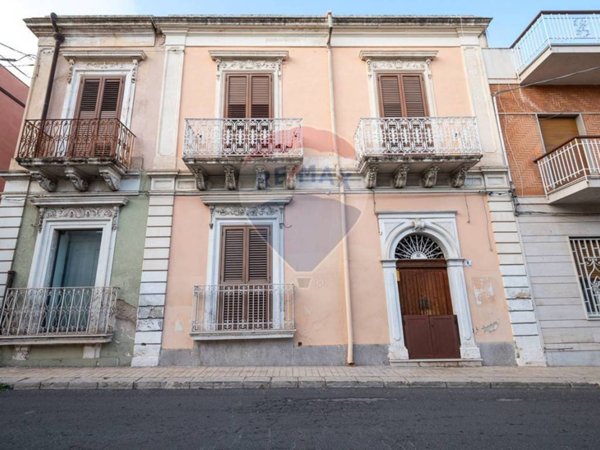 casa indipendente in vendita ad Avola