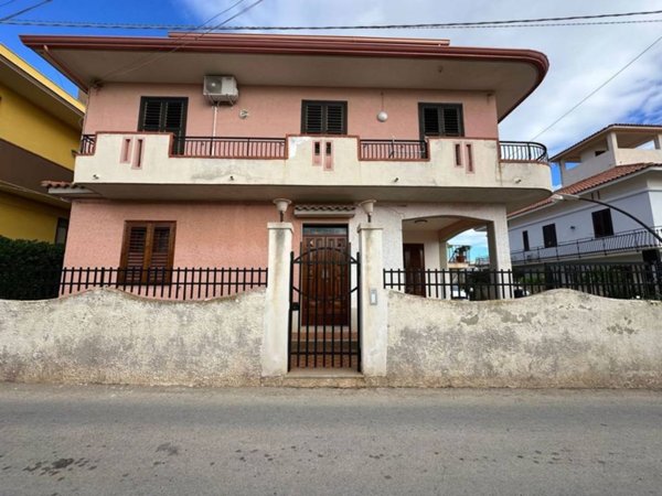 casa indipendente in vendita ad Avola
