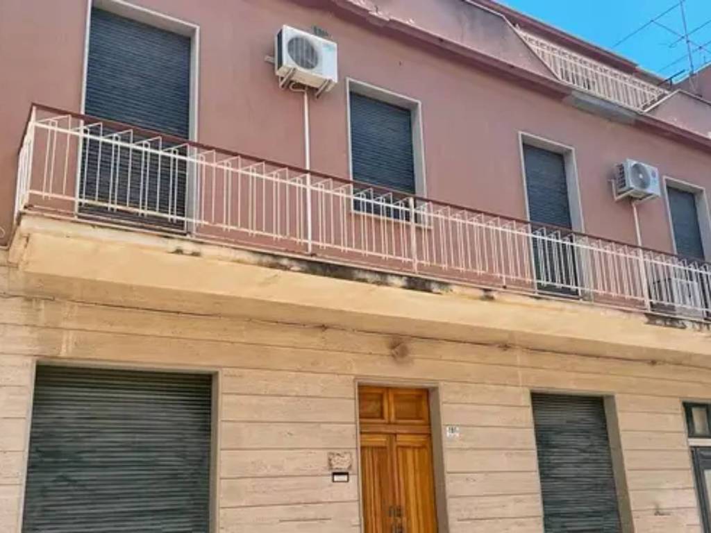 casa indipendente in vendita ad Avola