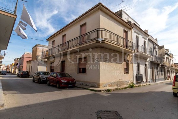 casa indipendente in vendita ad Avola