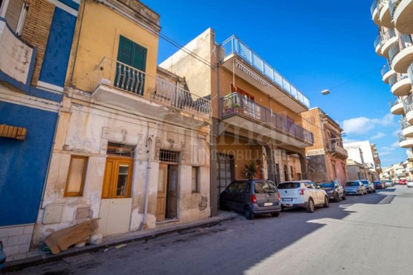 casa indipendente in vendita ad Avola