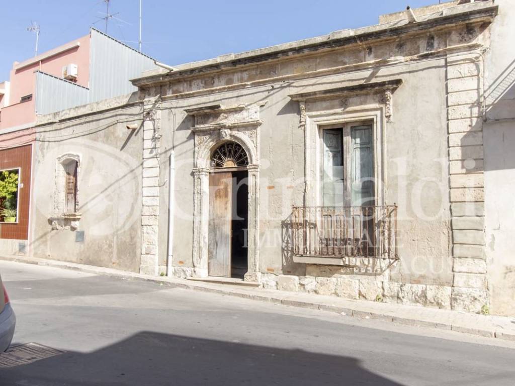 casa indipendente in vendita ad Avola