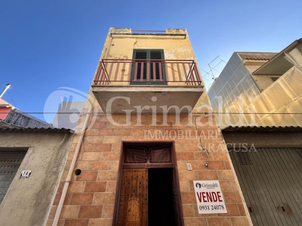 casa indipendente in vendita ad Avola