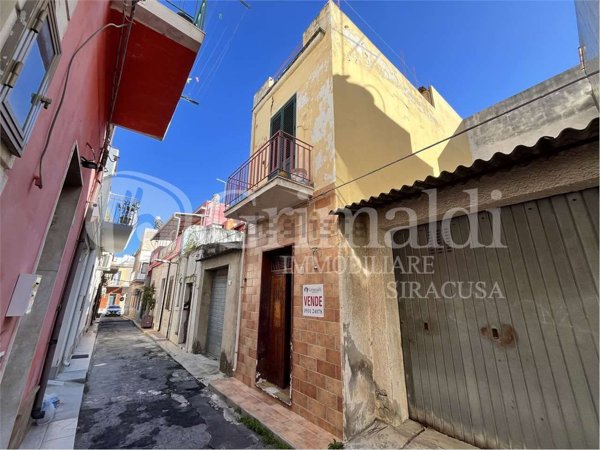 casa indipendente in vendita ad Avola