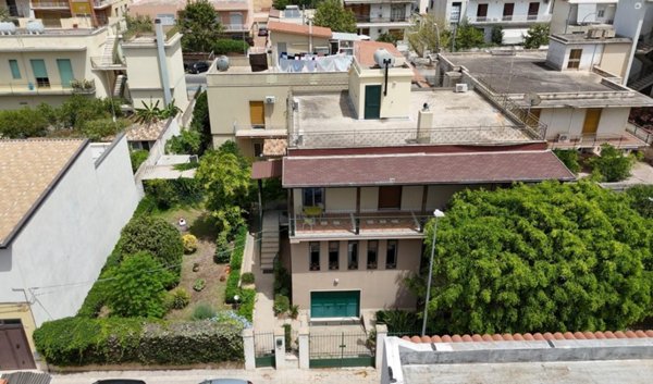 casa indipendente in vendita ad Avola