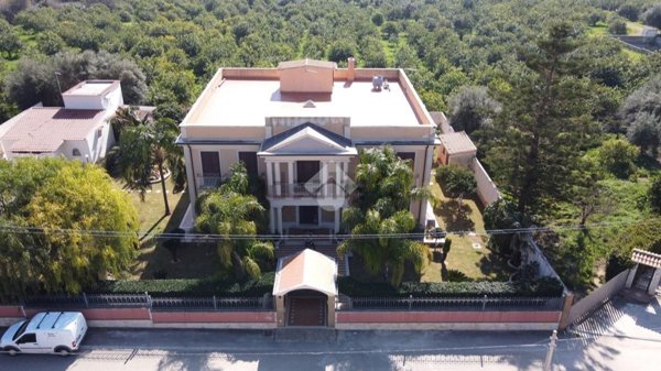casa indipendente in vendita ad Avola