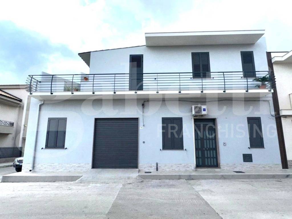 casa indipendente in vendita ad Avola