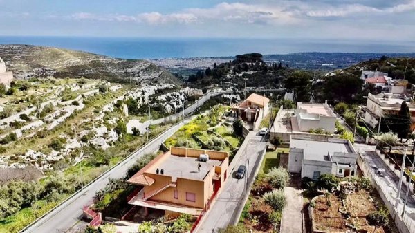 casa indipendente in vendita ad Avola