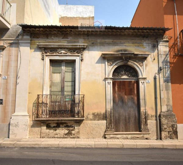 casa indipendente in vendita ad Avola