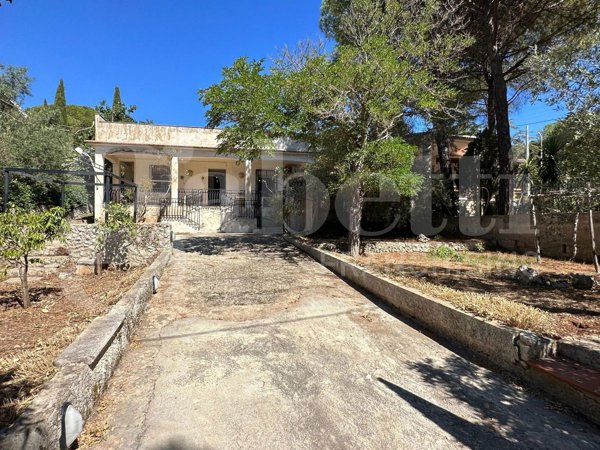 casa indipendente in vendita ad Avola in zona Montagna