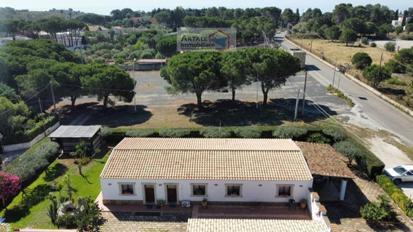 casa indipendente in vendita ad Avola