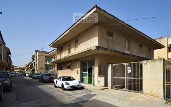 casa indipendente in vendita ad Avola