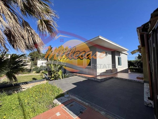 casa indipendente in vendita ad Avola