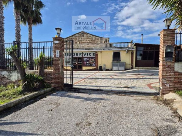 casa indipendente in vendita ad Avola