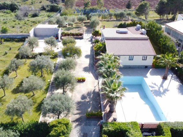 casa indipendente in vendita ad Avola