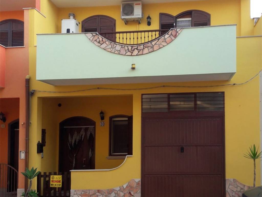 casa indipendente in vendita ad Avola