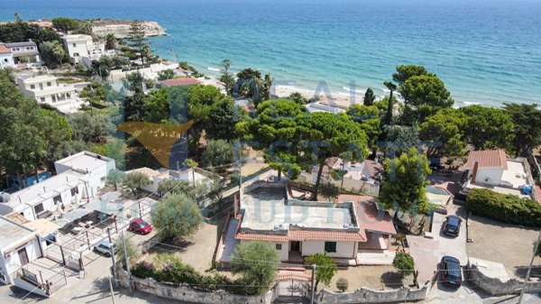 casa indipendente in vendita ad Avola