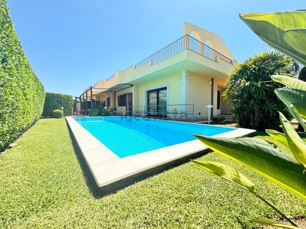 casa indipendente in vendita ad Avola