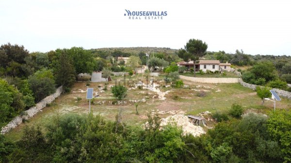 casa indipendente in vendita ad Avola