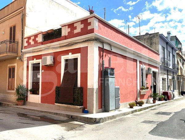 casa indipendente in vendita ad Avola