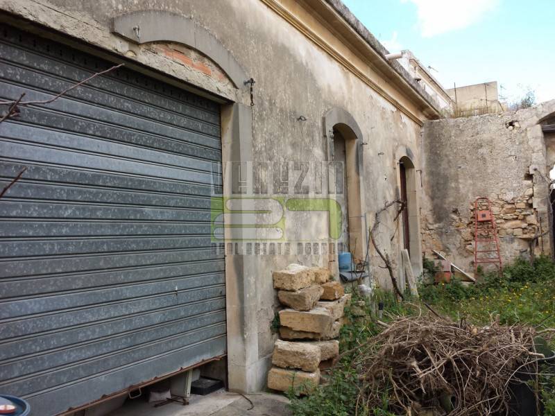 terreno edificabile in vendita ad Avola