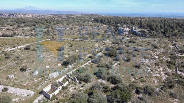 casa indipendente in vendita ad Avola