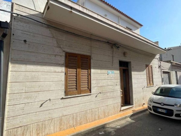 casa indipendente in vendita ad Avola
