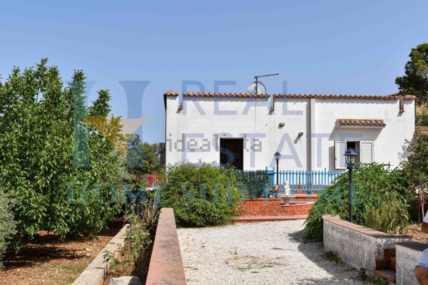 casa indipendente in vendita ad Avola