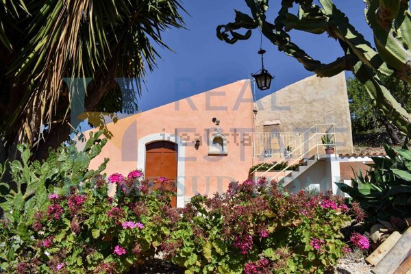 casa indipendente in vendita ad Avola