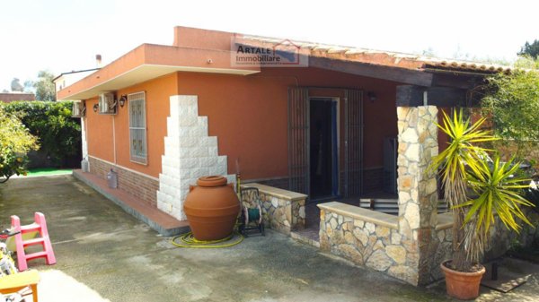 casa indipendente in vendita ad Avola