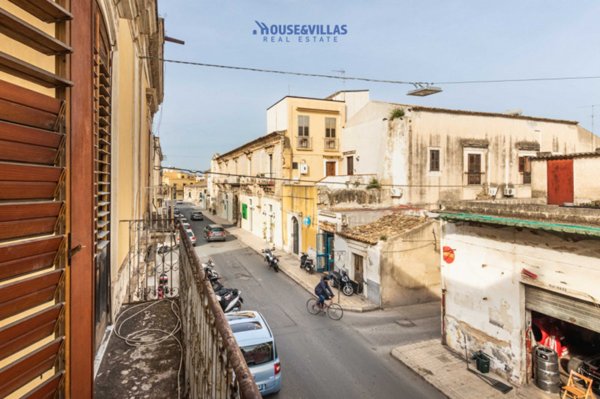 casa indipendente in vendita ad Avola
