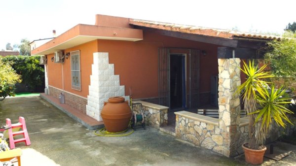 casa indipendente in vendita ad Avola