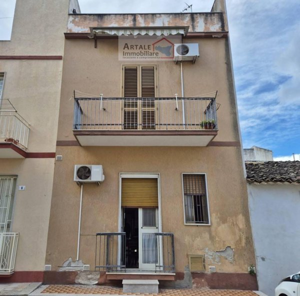 casa indipendente in vendita ad Avola