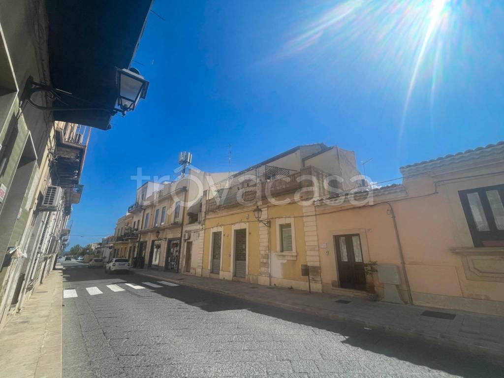 trivano in vendita ad Avola