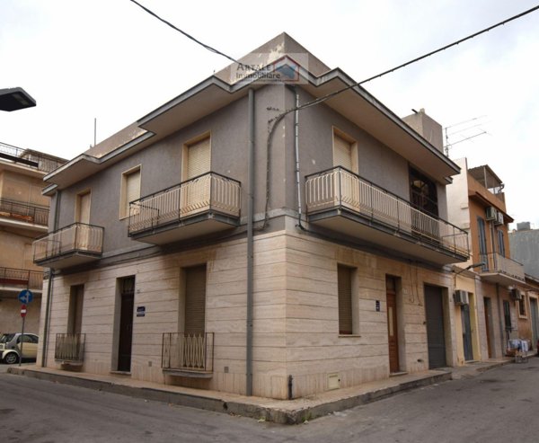 casa indipendente in vendita ad Avola