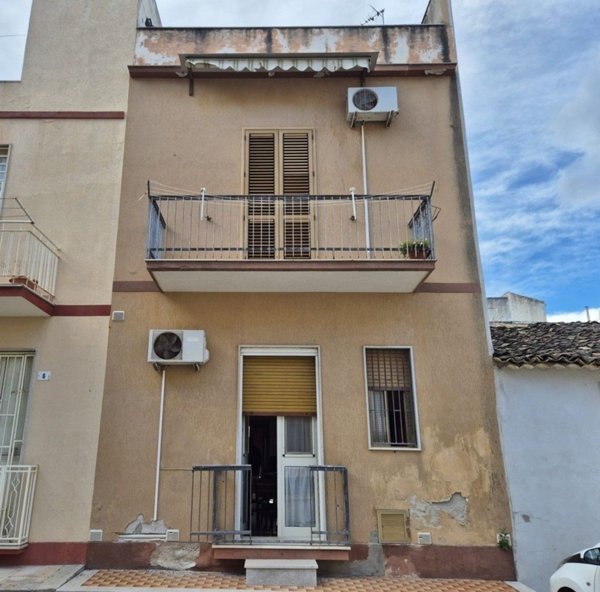 casa indipendente in vendita ad Avola