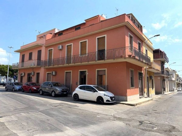 casa indipendente in vendita ad Avola