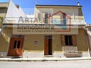 casa indipendente in vendita ad Avola