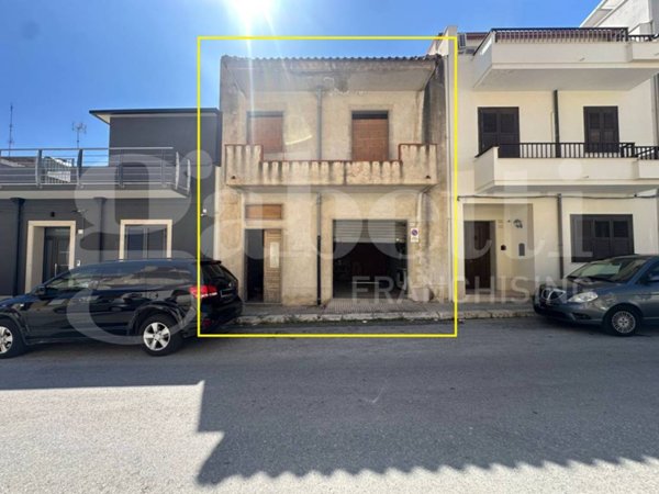 casa indipendente in vendita ad Avola