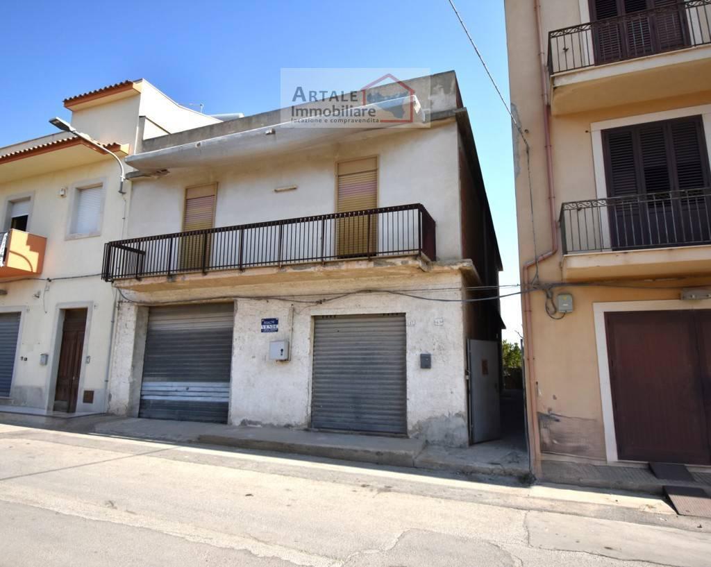 casa indipendente in vendita ad Avola