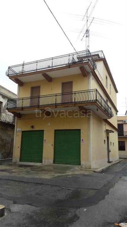 casa indipendente in vendita ad Avola