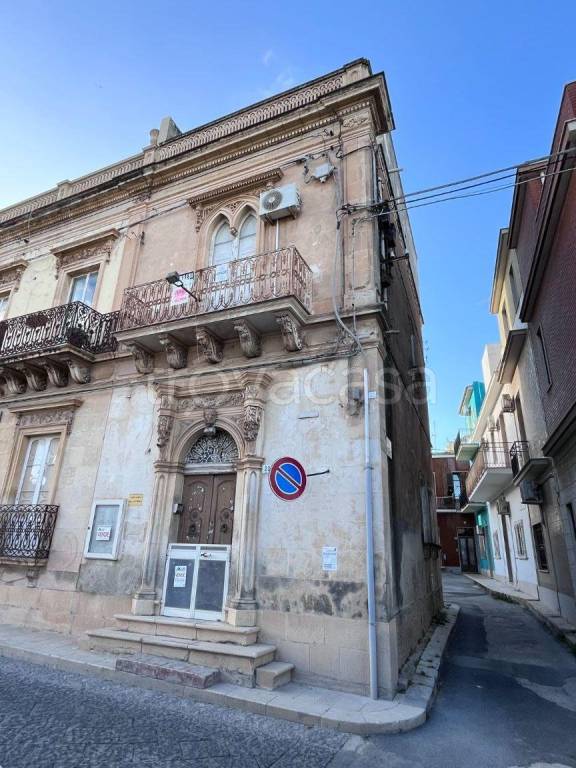 casa indipendente in vendita ad Avola