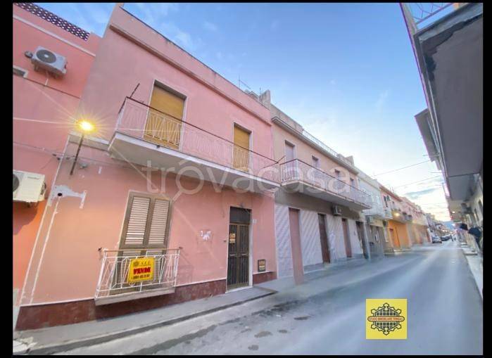 casa indipendente in vendita ad Avola