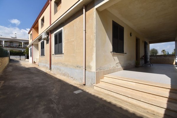casa indipendente in vendita ad Avola