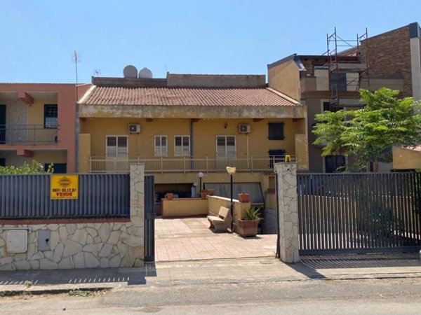 casa indipendente in vendita ad Avola